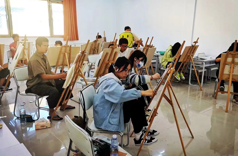 自贡市影视艺术学校介绍简章专业学费高考美术集训哪里好