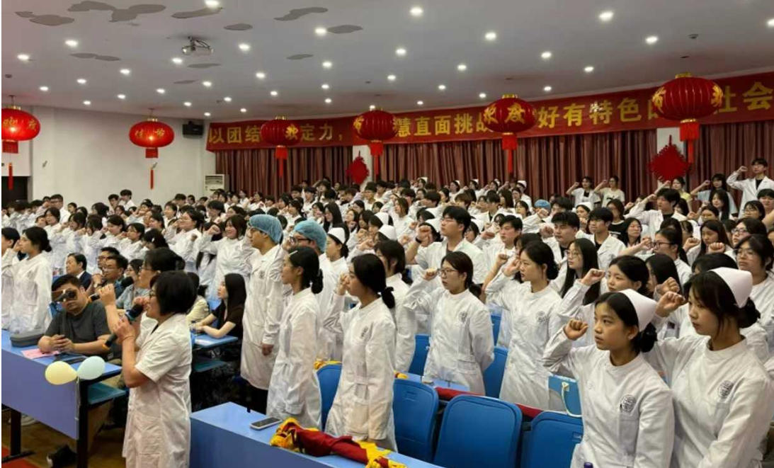 往届高中生不读中专直接读的全日制大专学校