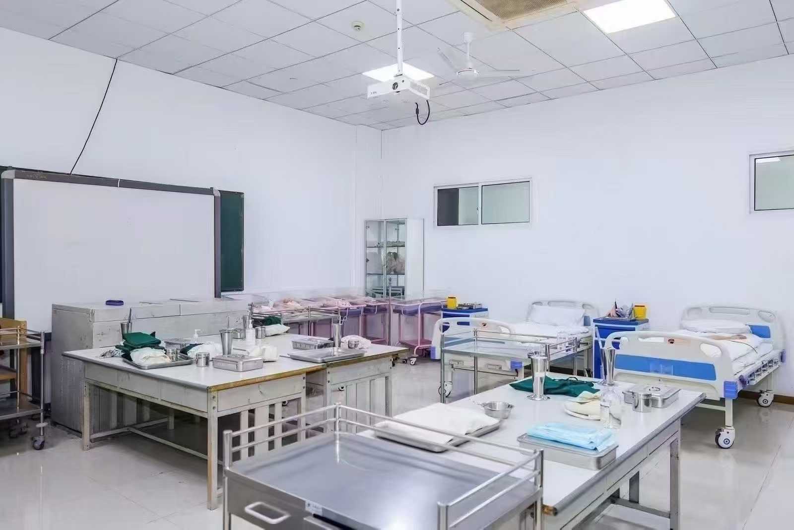 高考100多分想学法律事务专业（面向全国招生的全日制高校）